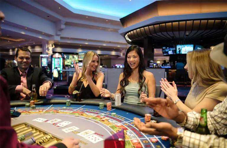 RoyalSpins Casino